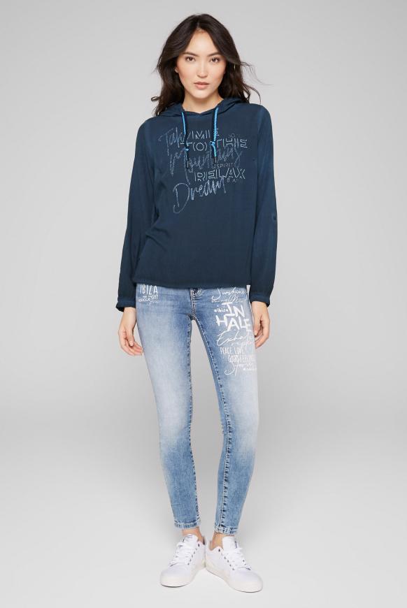 Bluse mit Kapuze und Wording Prints