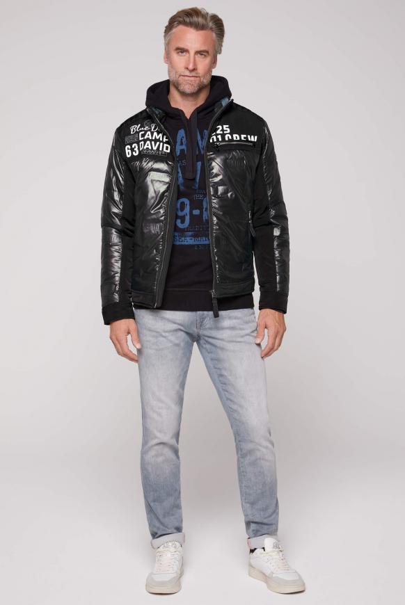 Jacke im Materialmix mit Prägedruck