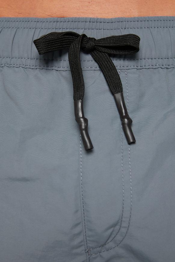Lange Beachshorts mit Beintaschen