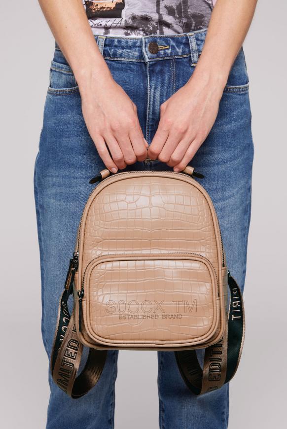 Rucksack mit Kroko-Prägung und Logo-Gurten
