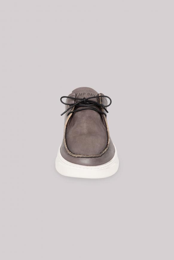 Schnür-Schuh aus Leder im Mokassin-Stil