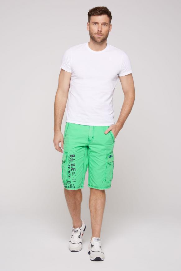 Skater Shorts mit Kontrastnähten und Prints