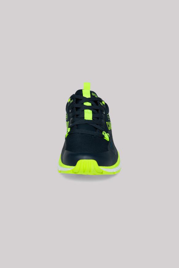 Sneaker mit Textil-Struktur und Logo Design