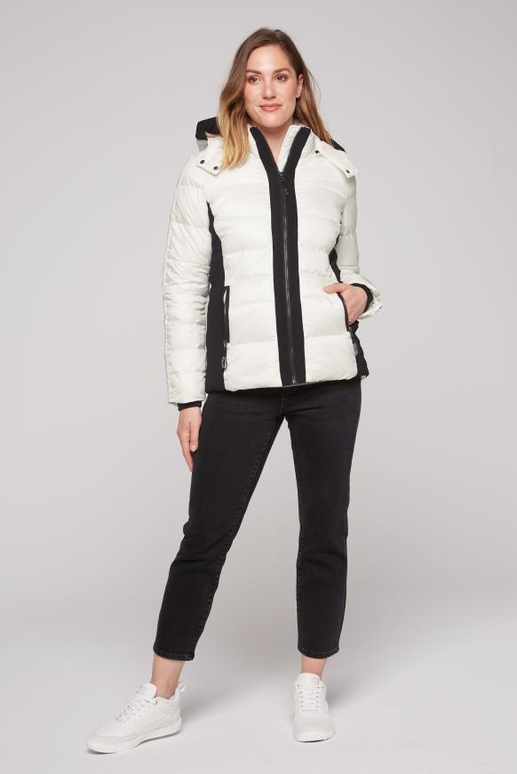 Steppjacke mit geprägten Logo Artworks
