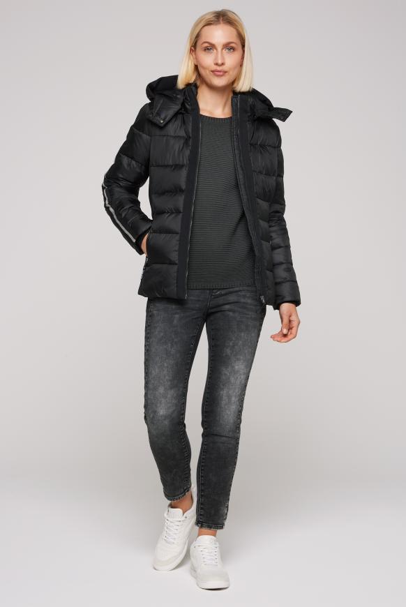 Steppjacke mit geprägten Logo Artworks