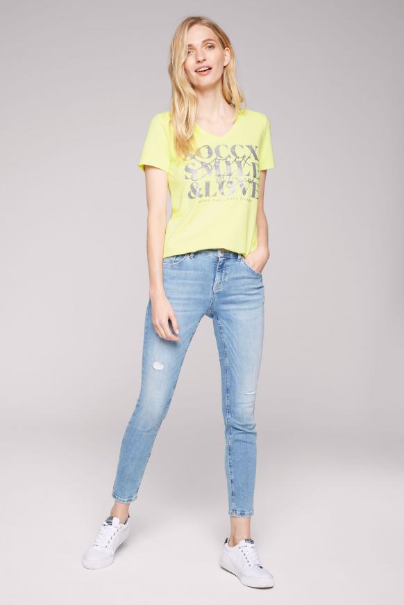 T-Shirt mit V-Ausschnitt und Artwork