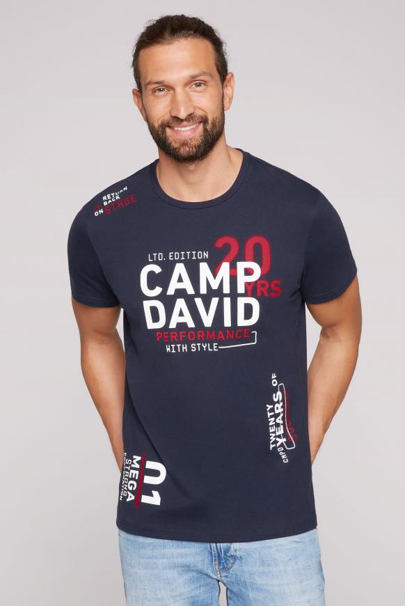 T-Shirt mit vielen Logo Prints