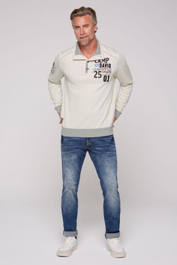 Troyer-Sweatshirt mit Artwork und Patches