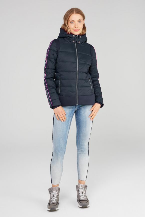 Winterjacke mit Logo-Tape und Stretchbund