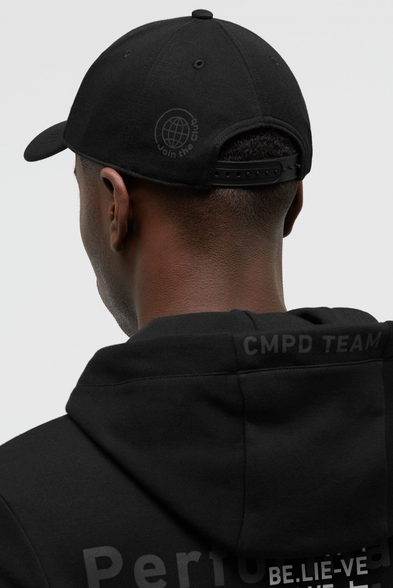 Base Cap aus Interlock mit Logo Design