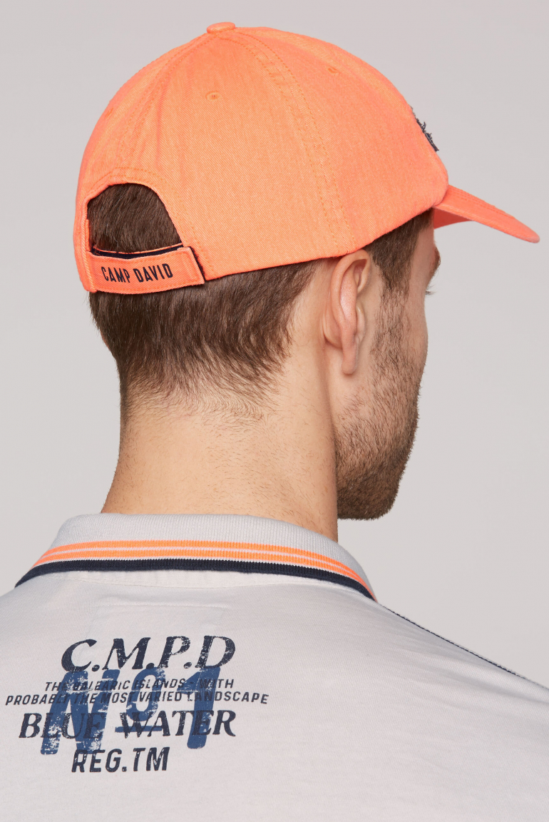 Base Cap mit Logo-Applikation