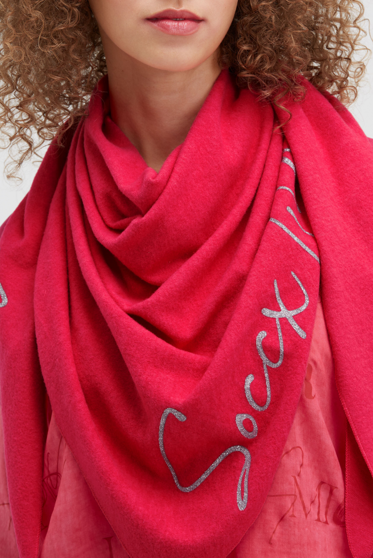 Dreieckstuch aus Flauschstrick mit Glitter Print