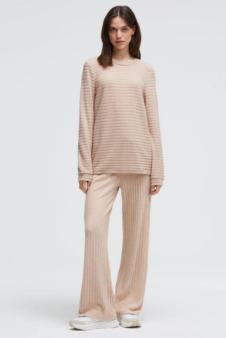 Flauschstrickpullover mit Rippstruktur und Gummizugsaum