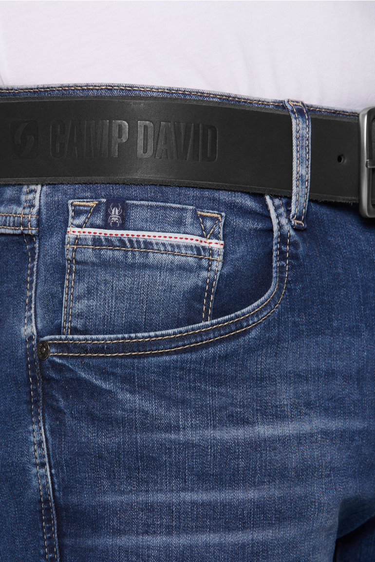 Gürtel aus Leder mit Logo-Prägungen