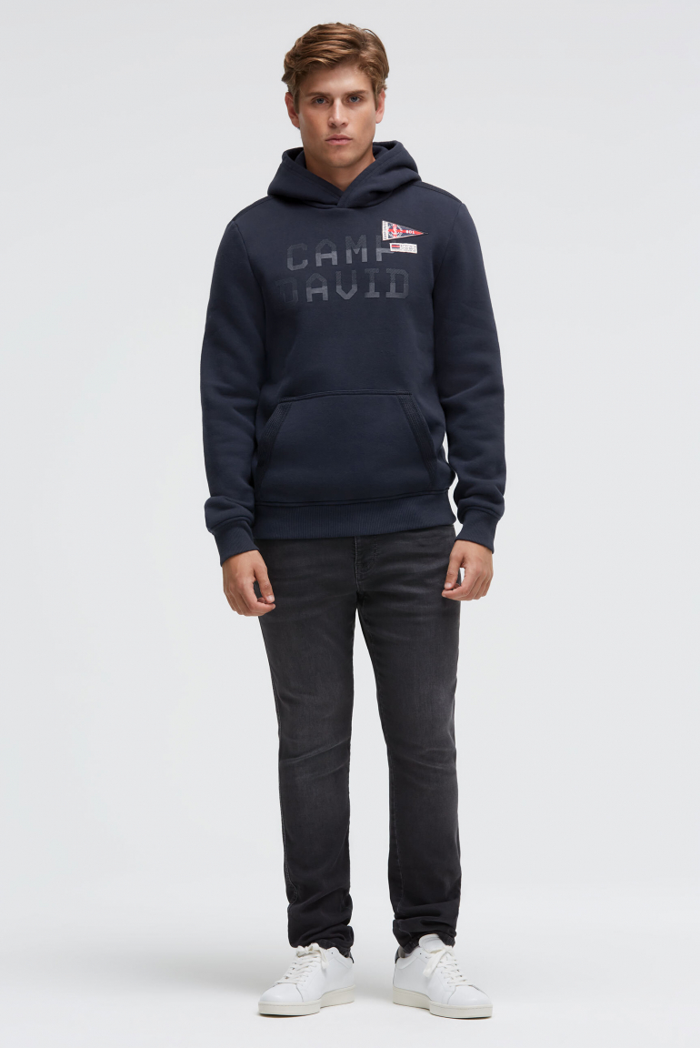 Hoodie mit Rubber Print und Tapes