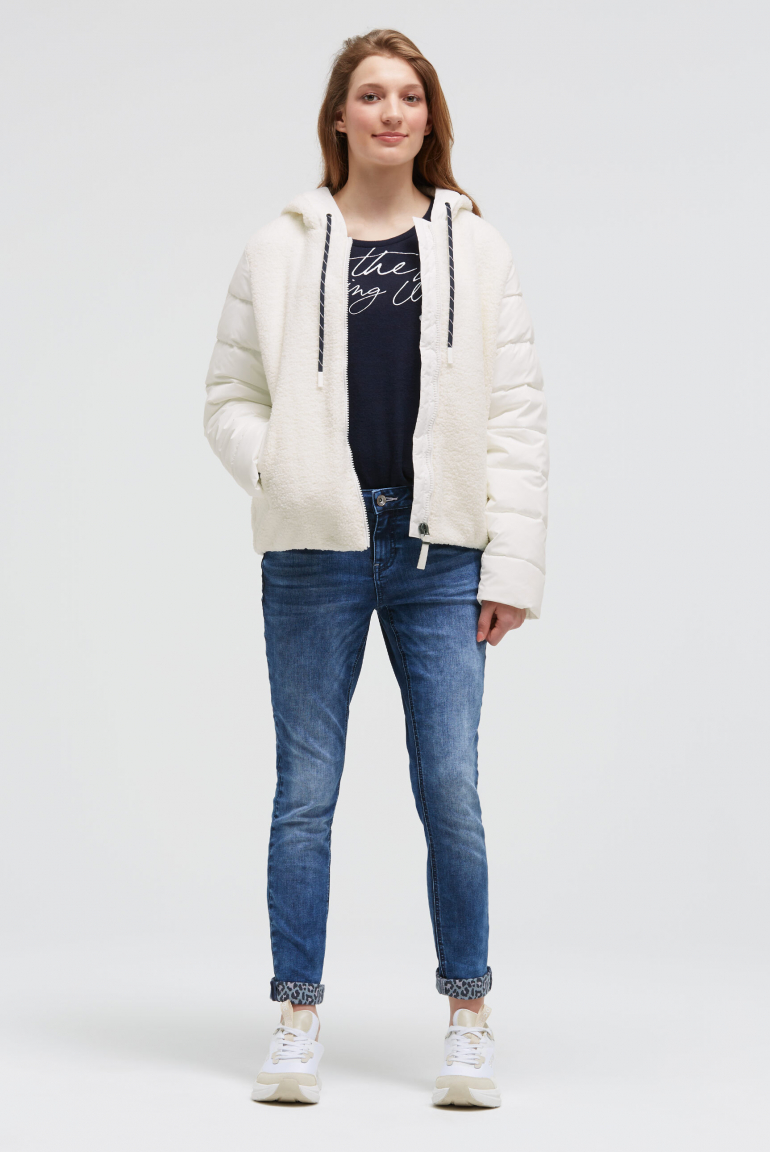 Kurzjacke im Materialmix mit Kapuze