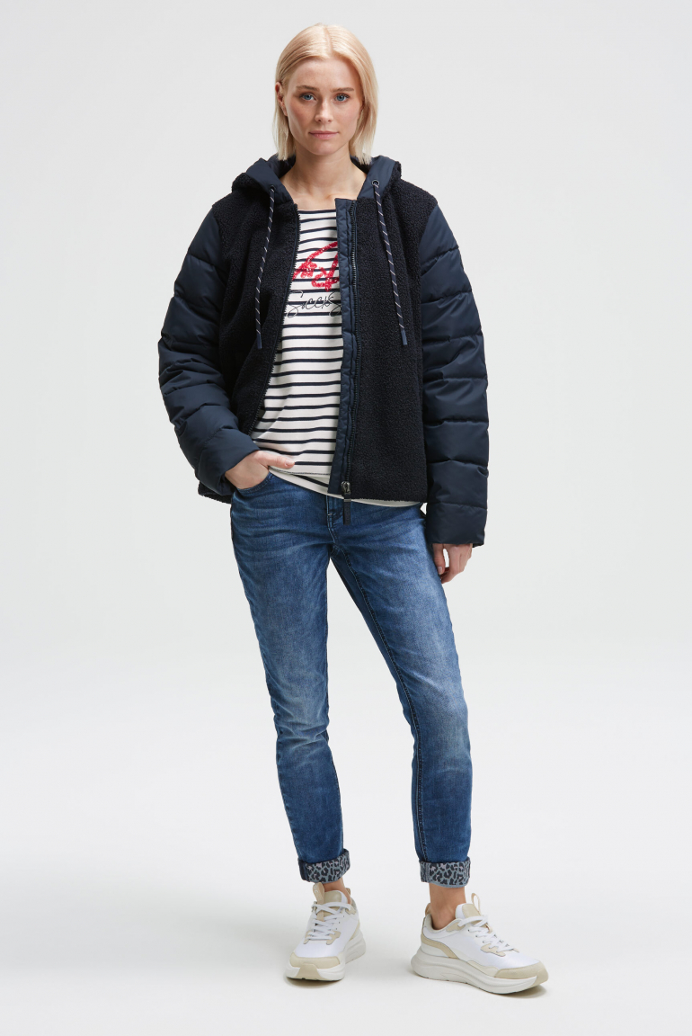 Kurzjacke im Materialmix mit Kapuze