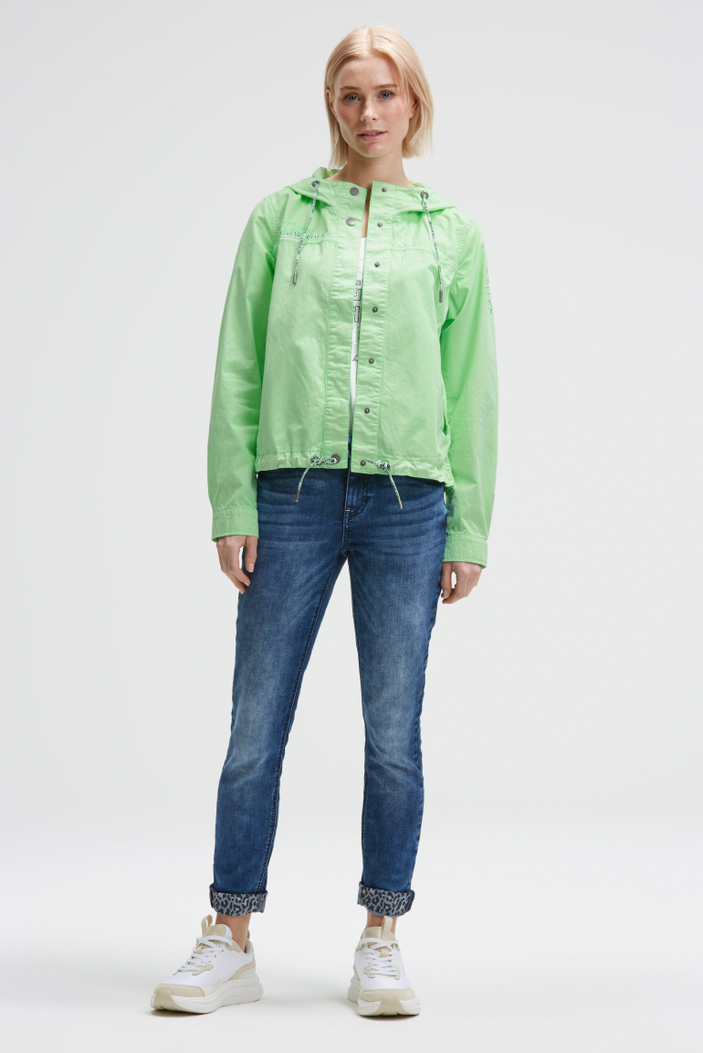 Kurzjacke mit Kapuze und Kordelzug im Saum