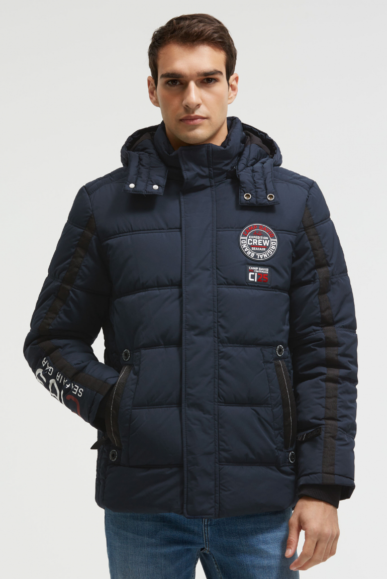 Lange Steppjacke mit Kapuze und Rücken-Artwork