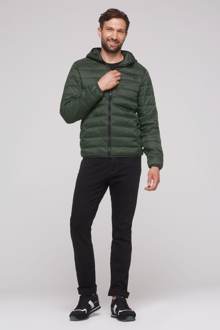 Leichte Steppjacke mit Kapuze