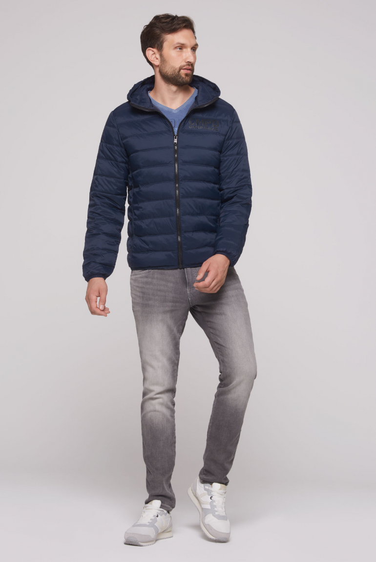 Leichte Steppjacke mit Kapuze