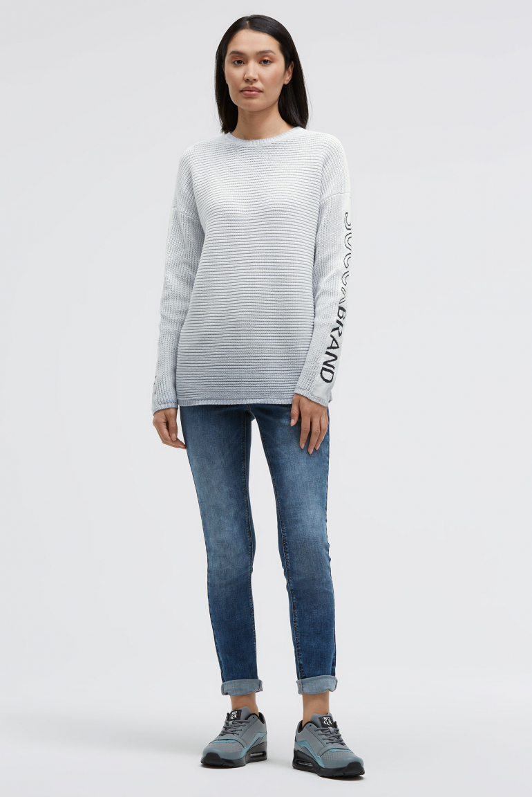 Pullover mit Intarsia-Design an den Ärmeln