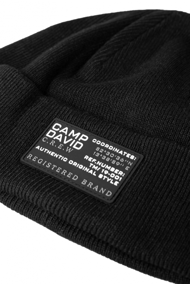 Rippstrickmütze mit Label Patch