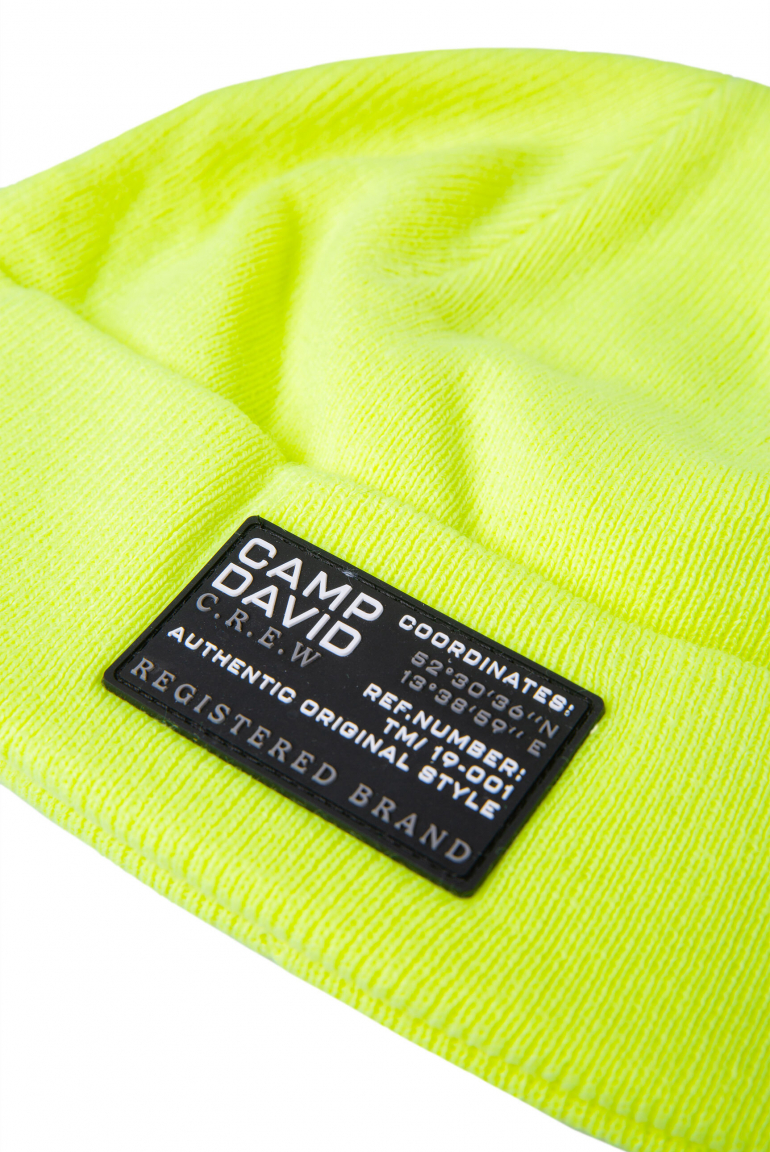 Rippstrickmütze mit Label Patch
