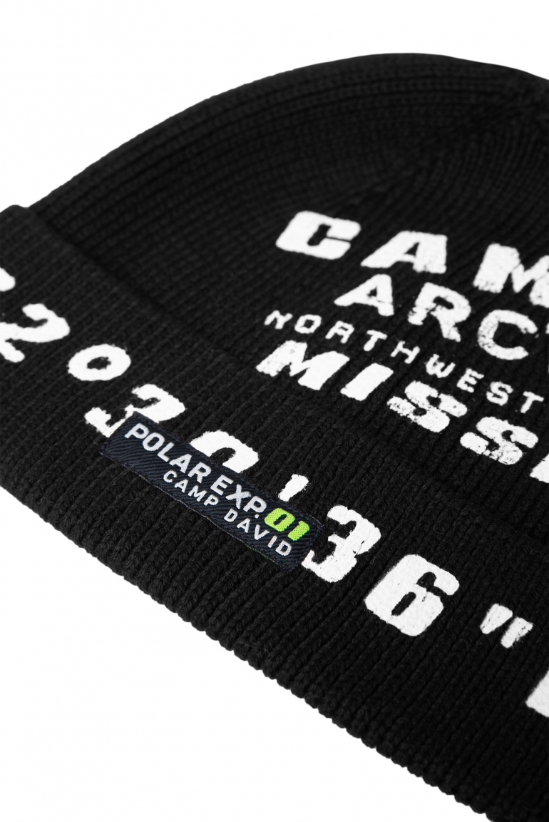 Rippstrickmütze mit Logo Print und Patch