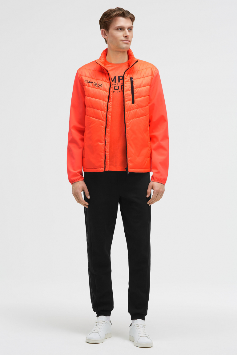 Softshelljacke im Materialmix mit Rücken-Artwork