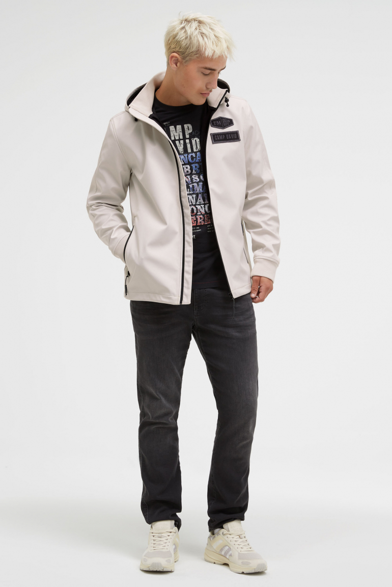 Softshelljacke mit Logo-Prägung am Rücken