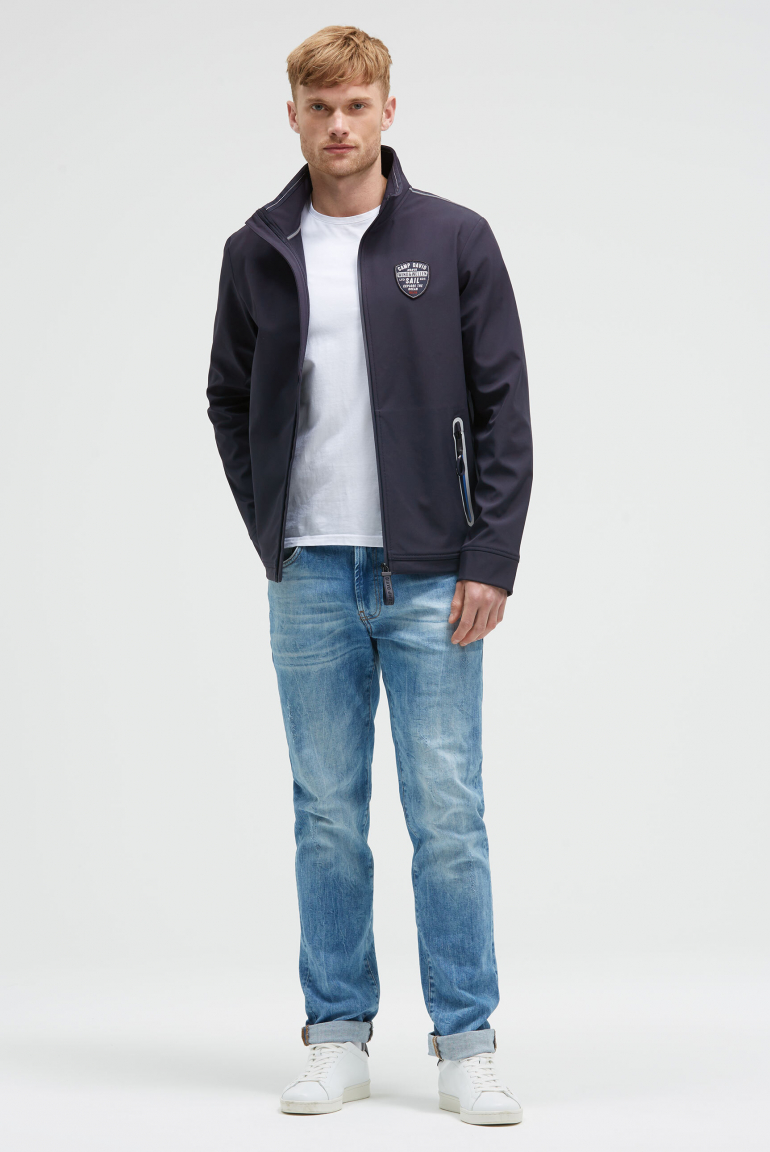 Softshelljacke mit Patch und Print