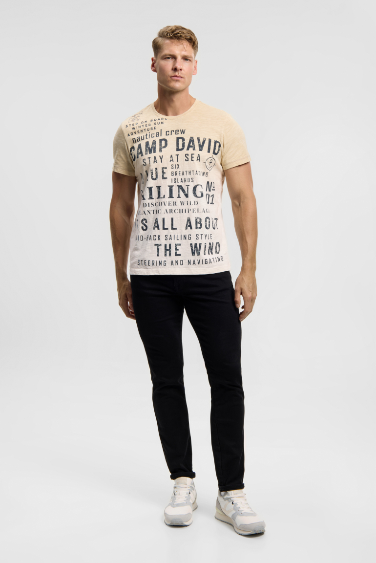 T-Shirt Dip Dye mit Wording Prints