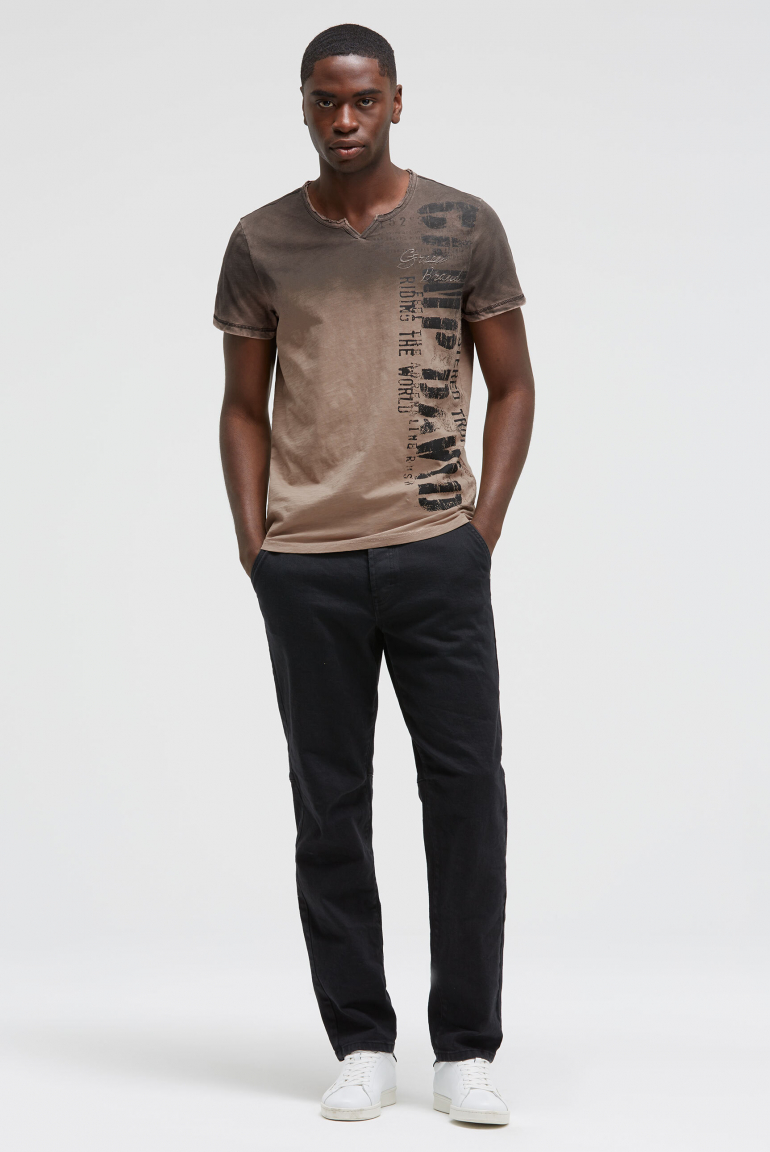 T-Shirt im Vintage Look mit Spray-Effekt und Artwork