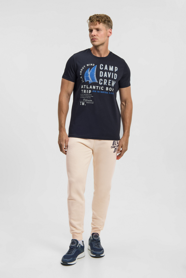 T-Shirt mit Label Print