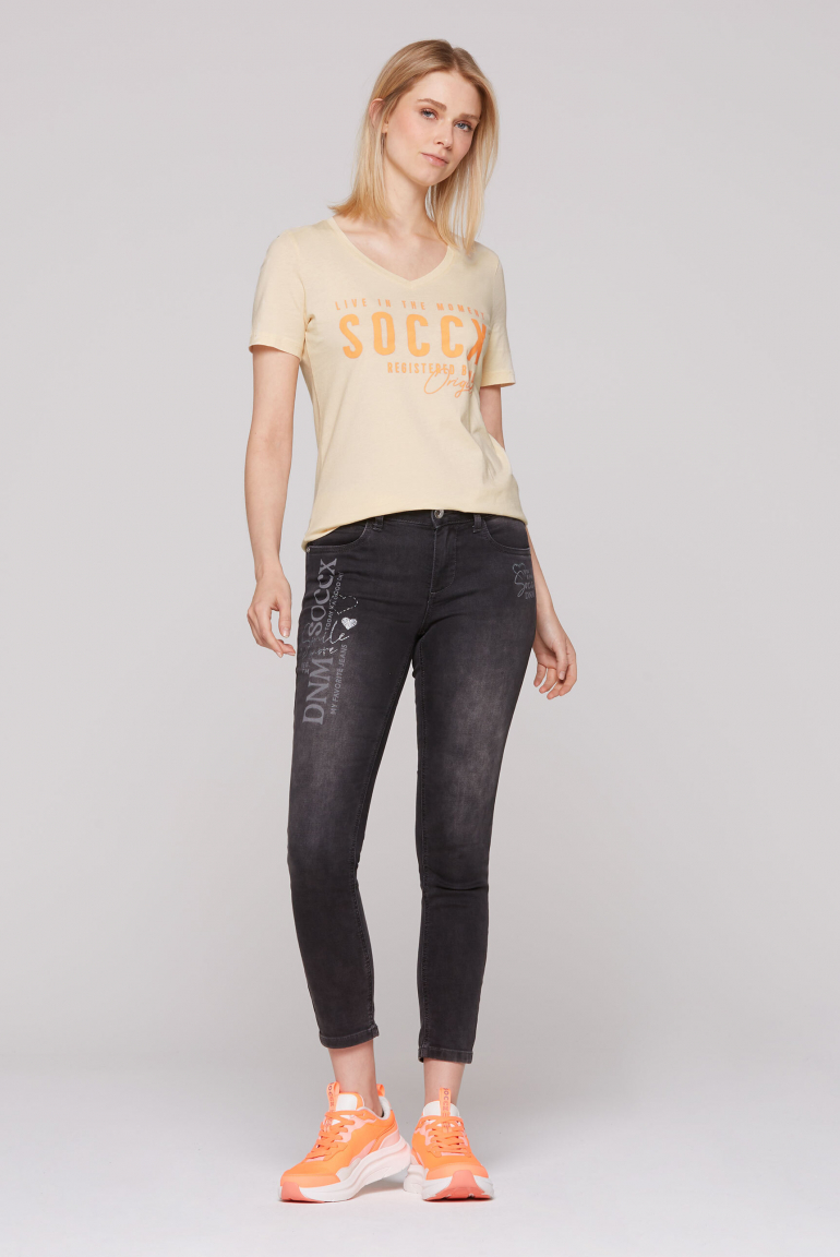 T-Shirt mit V-Ausschnitt und Logo Print