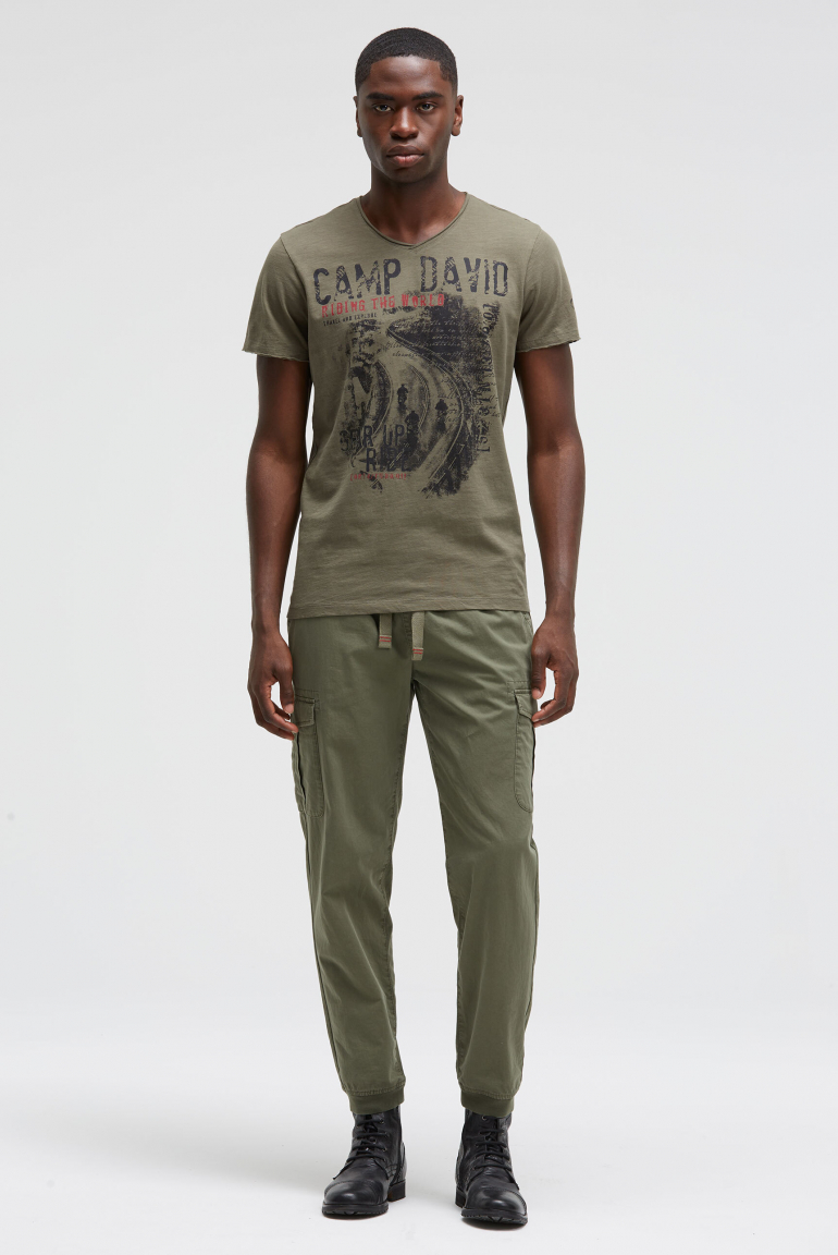 T-Shirt V-Neck im Used Look mit Photoprint