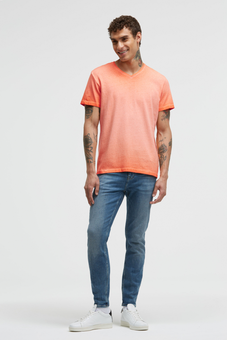T-Shirt V-Neck Inside Oil Dyed