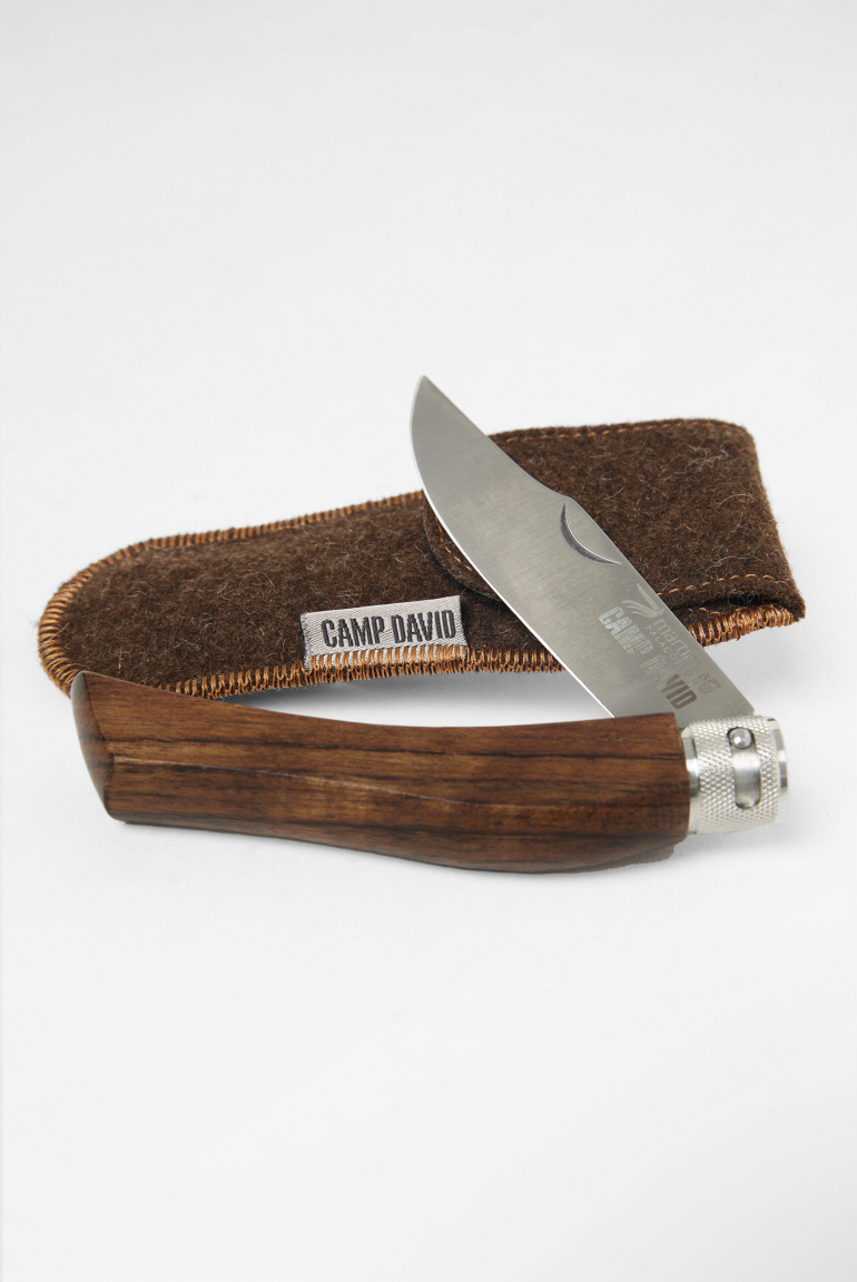 Taschenmesser mit Holzgriff und Filzhülle