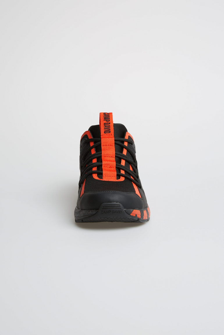 Urban Running Sneaker mit Logo Design