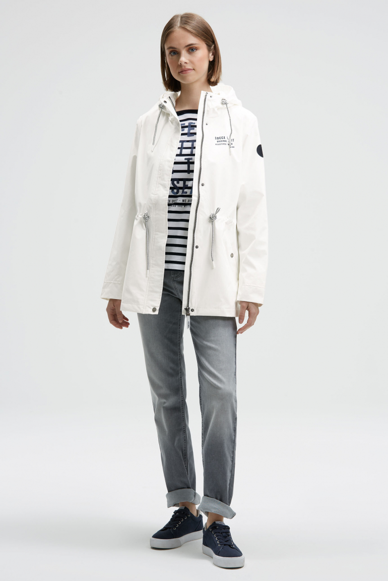 Wind- und Wetterjacke mit Kapuze