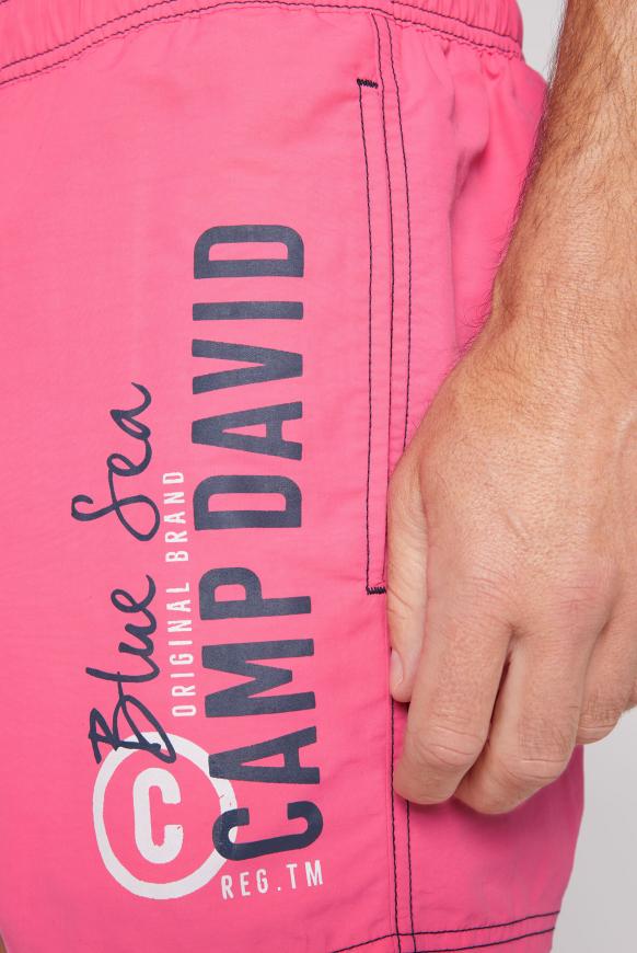 Badeshorts mit Logo Print