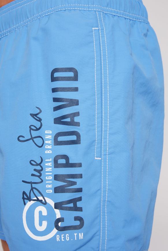 Badeshorts mit Logo Print