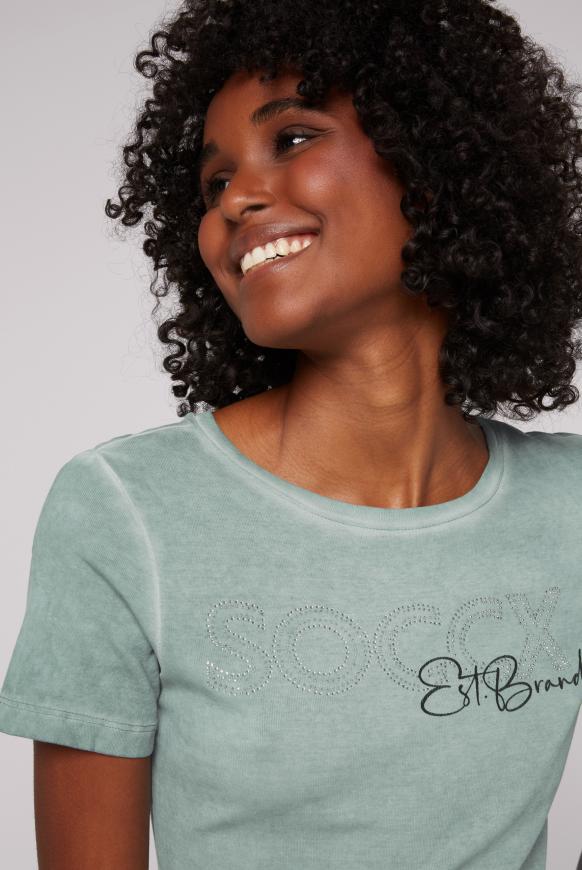 Basic T-Shirt mit Logo Artwork