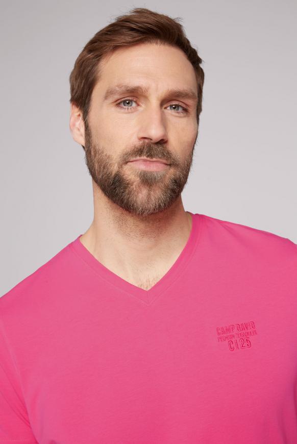 Basic V-Shirt mit Logo-Stickerei