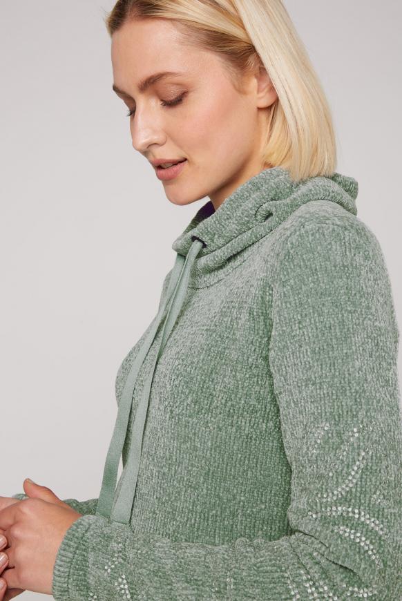 Chenille-Pullover mit Rollkragen und Logo