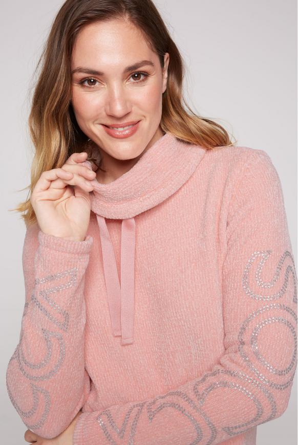 Chenille-Pullover mit Rollkragen und Logo