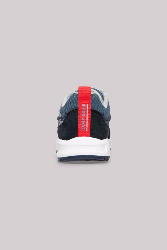 Hiking Sneaker mit Mesh-Struktur