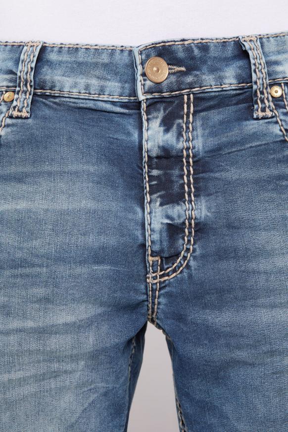 Jeans CO:NO mit dicken Steppnähten