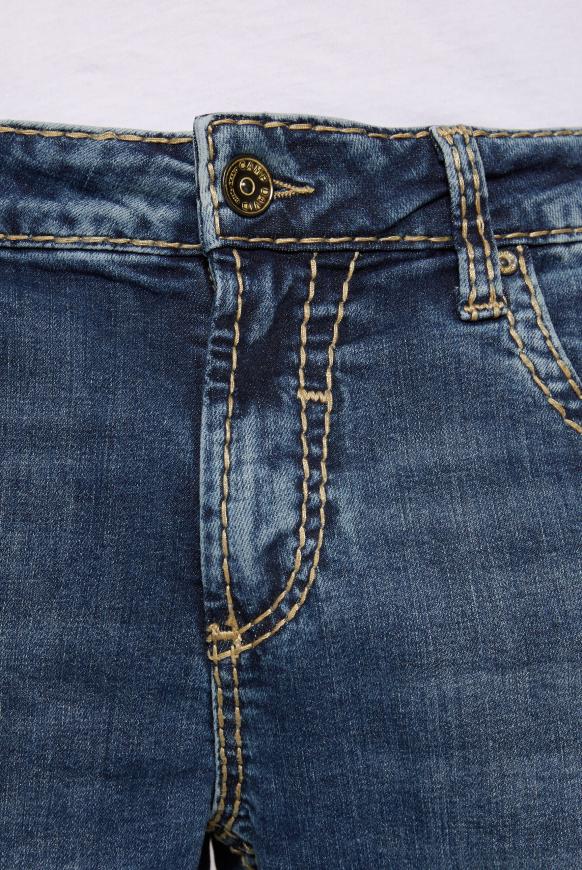 Jeans NI:CO mit breiten Nähten